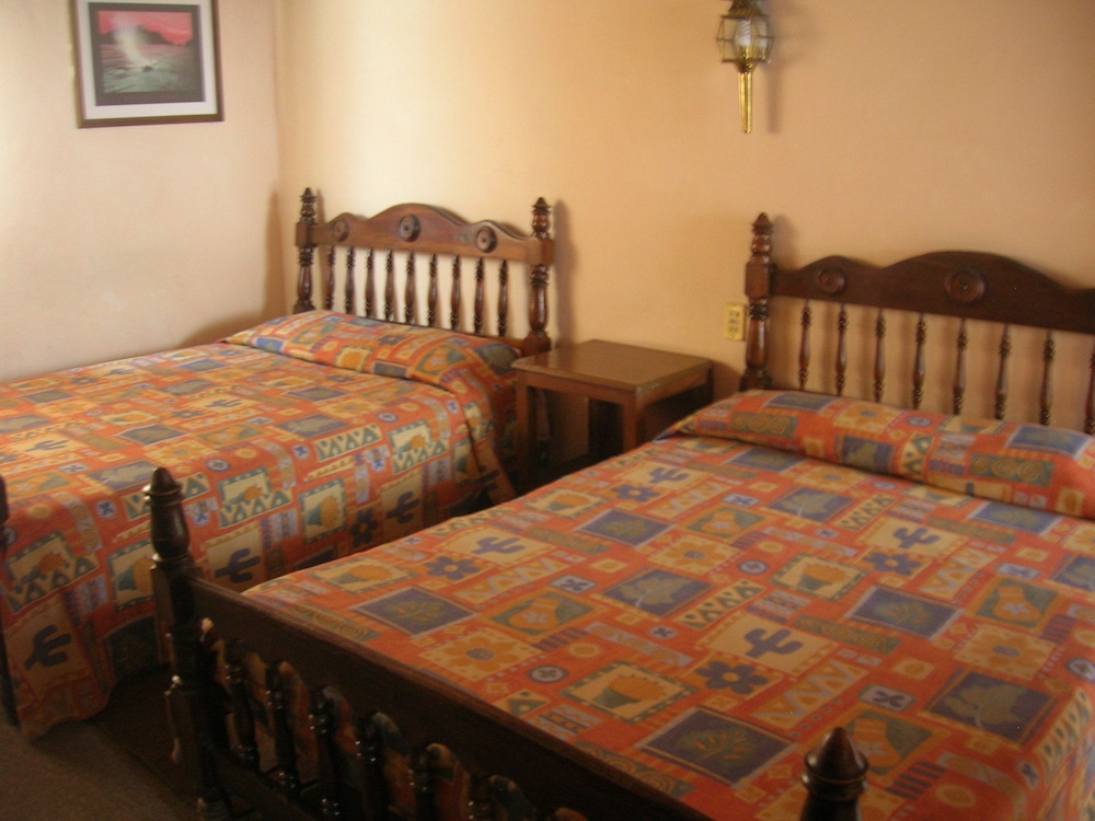 Basic Double Room, Multiple Beds, Non Smoking