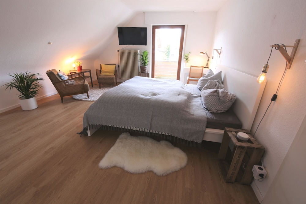 Standard Triple Room, Shared Bathroom photo 1