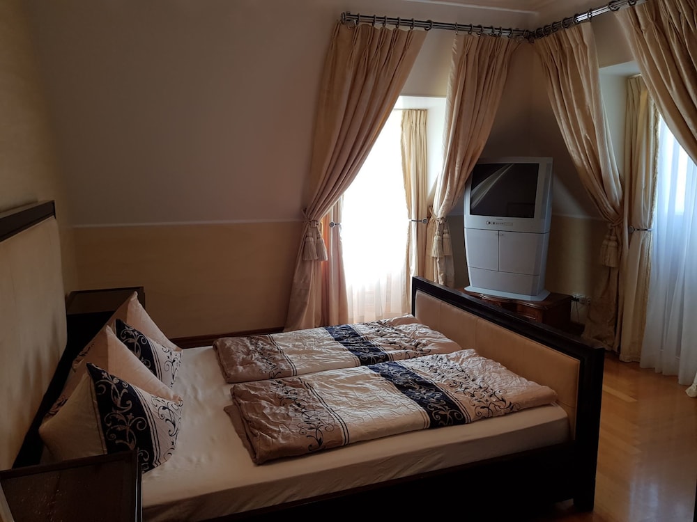 Villa, 6 Bedrooms, Private Pool photo 2