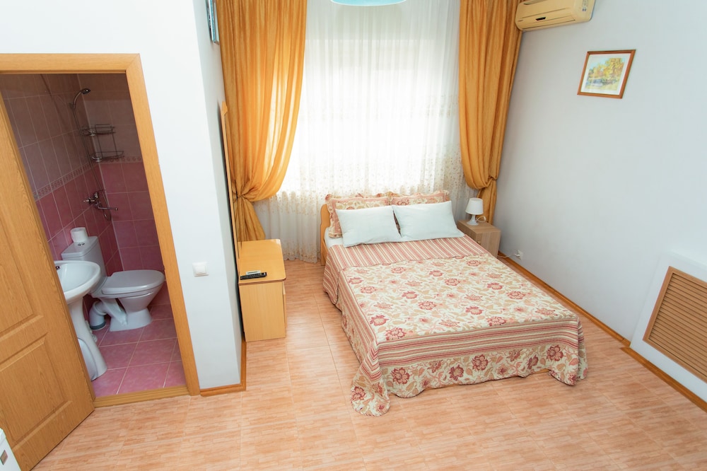 Standard Double Or Twin Room photo 3