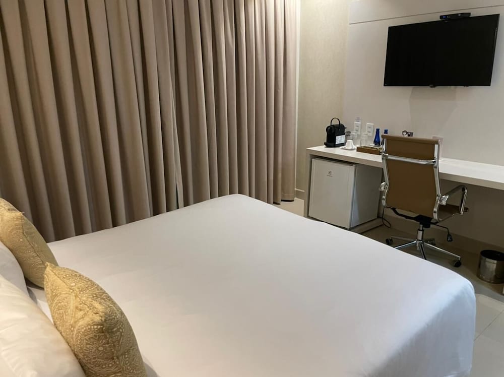 Luxury Room, 1 King Bed photo 2