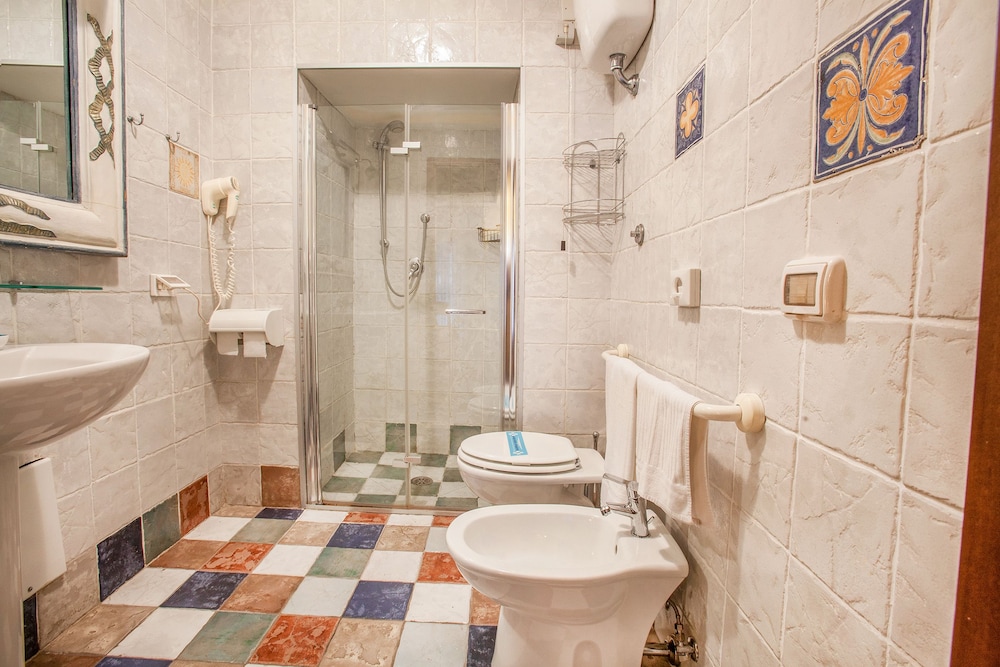 Superior Double Room, City View photo 3
