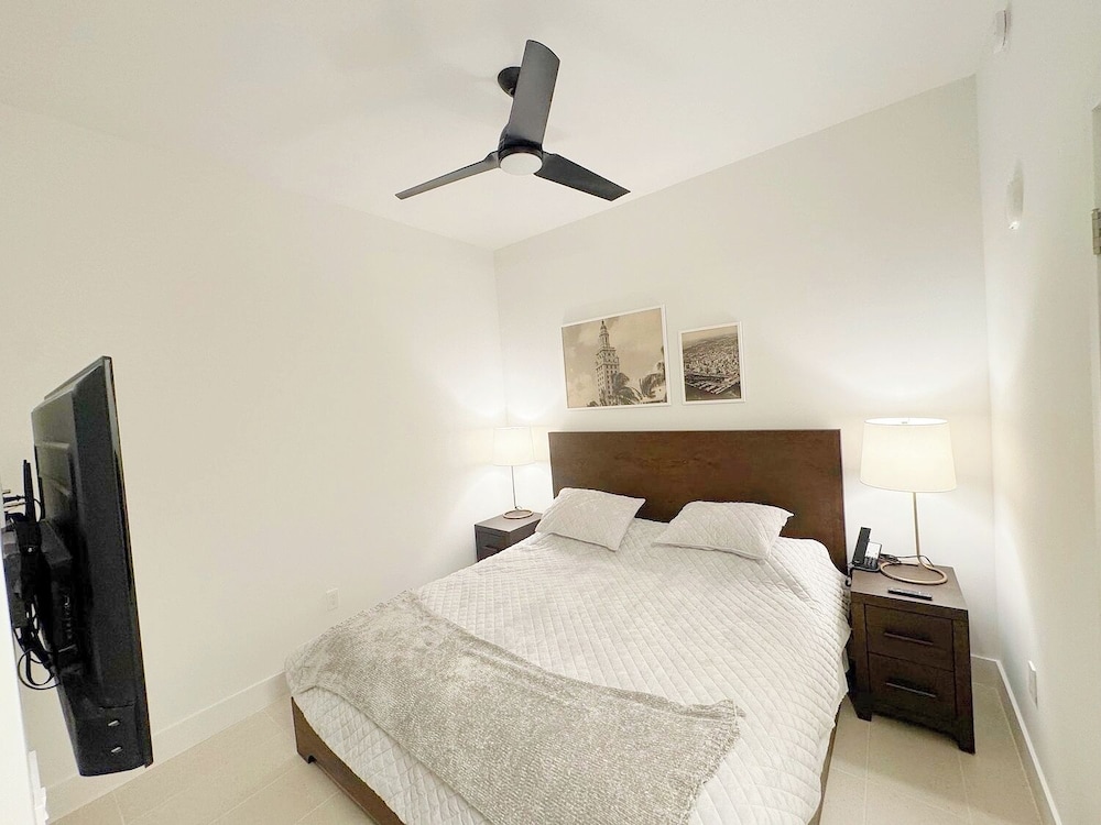 Luxury Apartment photo 2