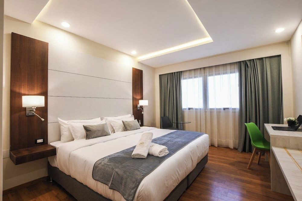 Standard Room, 1 Queen Bed