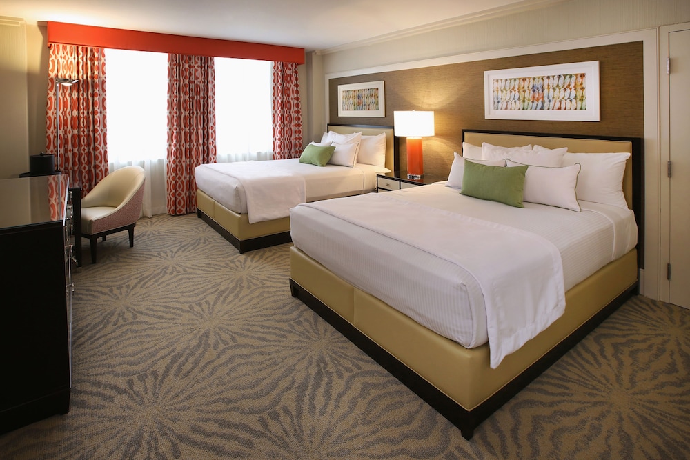 Deluxe Room, 2 Queen Beds - Photo 3