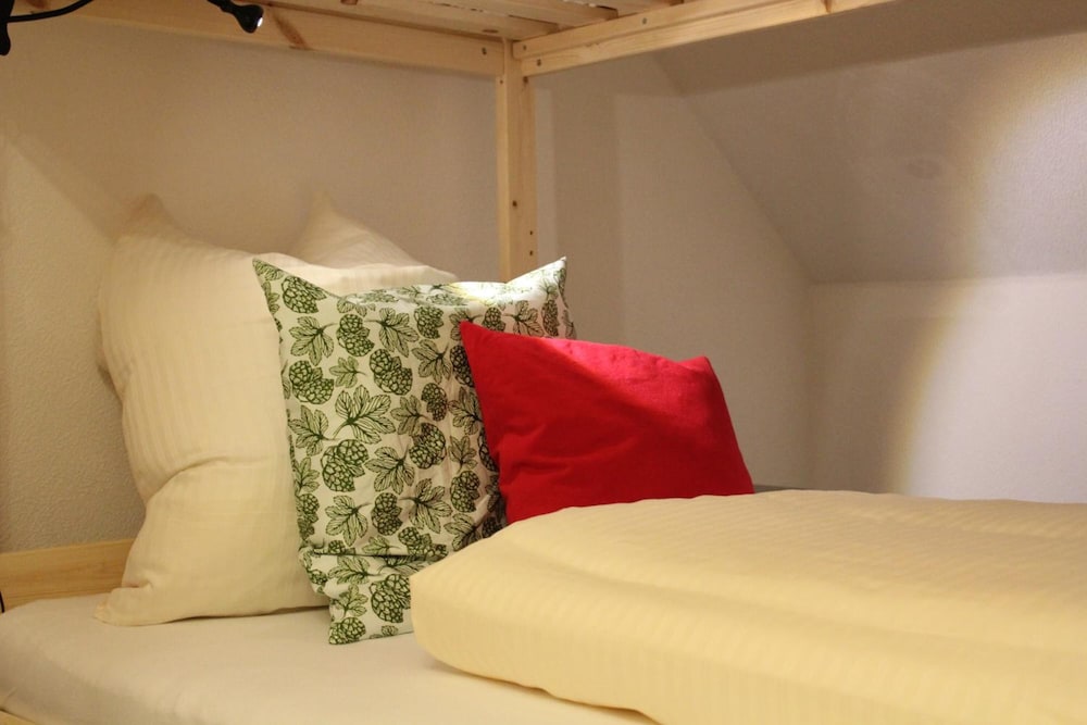 Bed in 6-bed dormitory photo 3