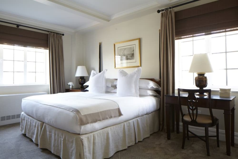 Deluxe King Room with One King Bed (Non Smoking) photo 1