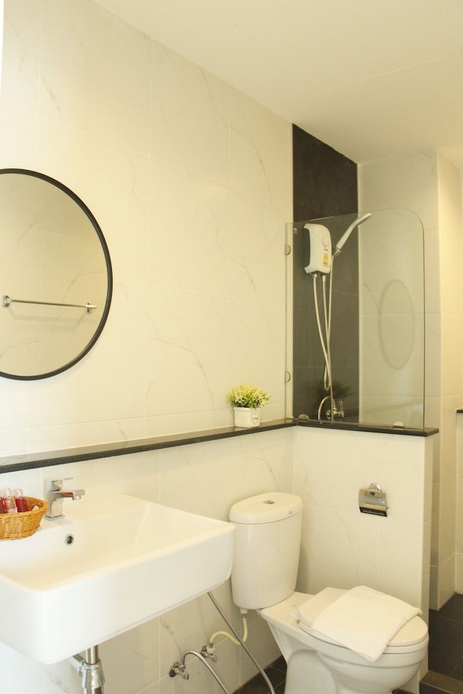 Standard Twin Room - Photo 3