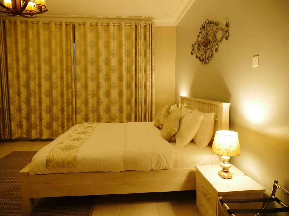 Deluxe Suite photo 2