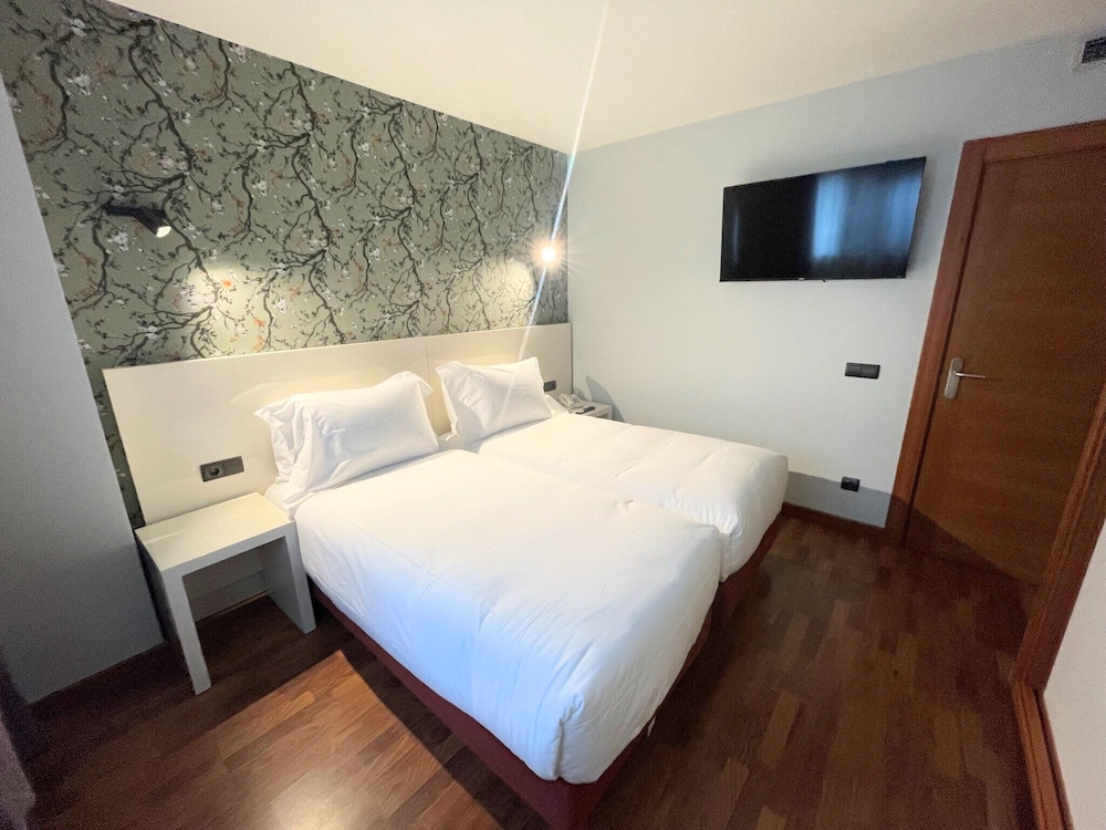Standard Apartment, Ensuite, City View - Photo 3
