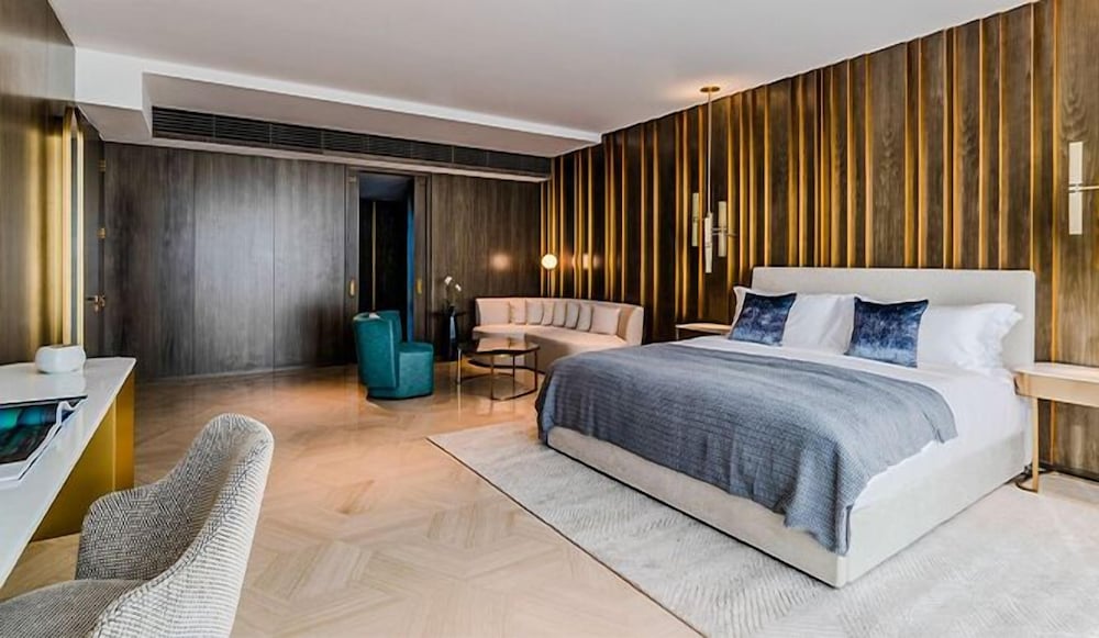 4 BED | Penthouse Duplex w/Pool