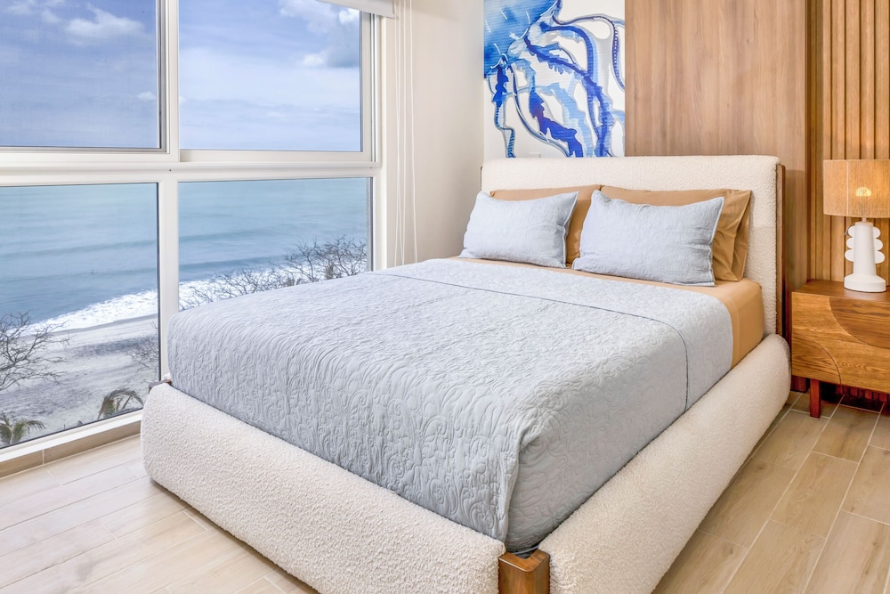 Luxury Apartment photo 2