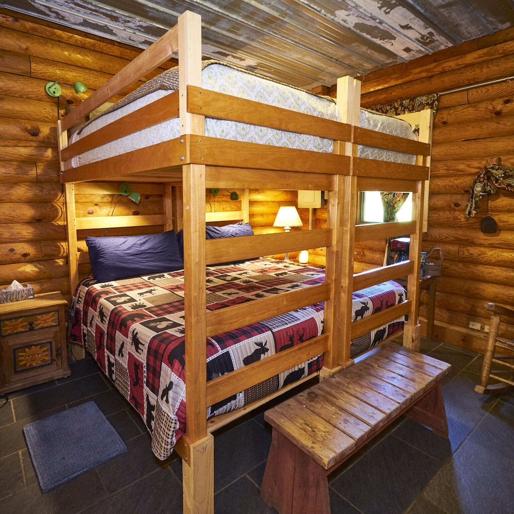 Room - Photo 2