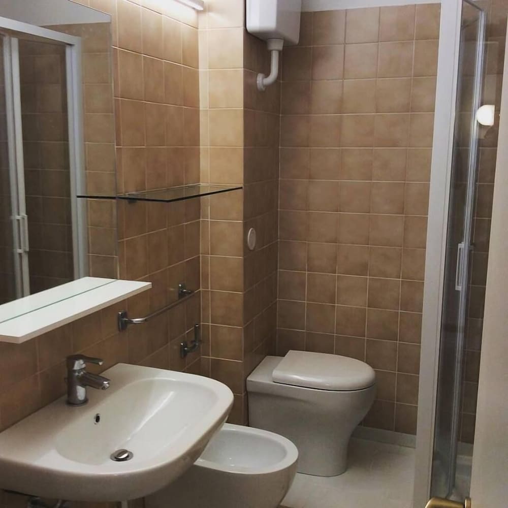Apartment, 1 Bedroom, 2 Bathrooms - Photo 5