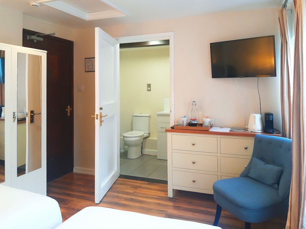 Double or Twin Room - Photo 2