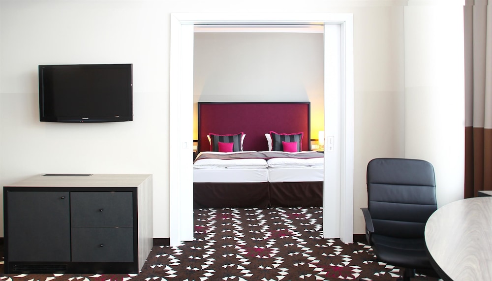 Standard Suite, 1 Queen Bed with Sofa bed