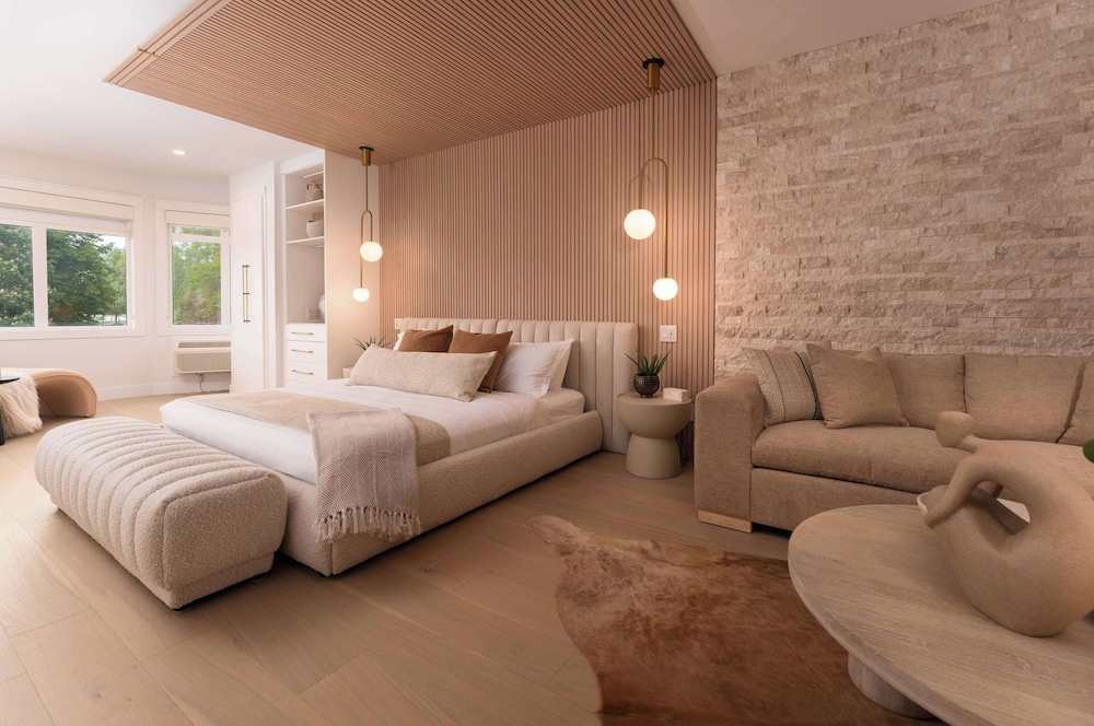 Suite, 1 King Bed, Non Smoking, Balcony (Theme Room;Larger Room) photo 1