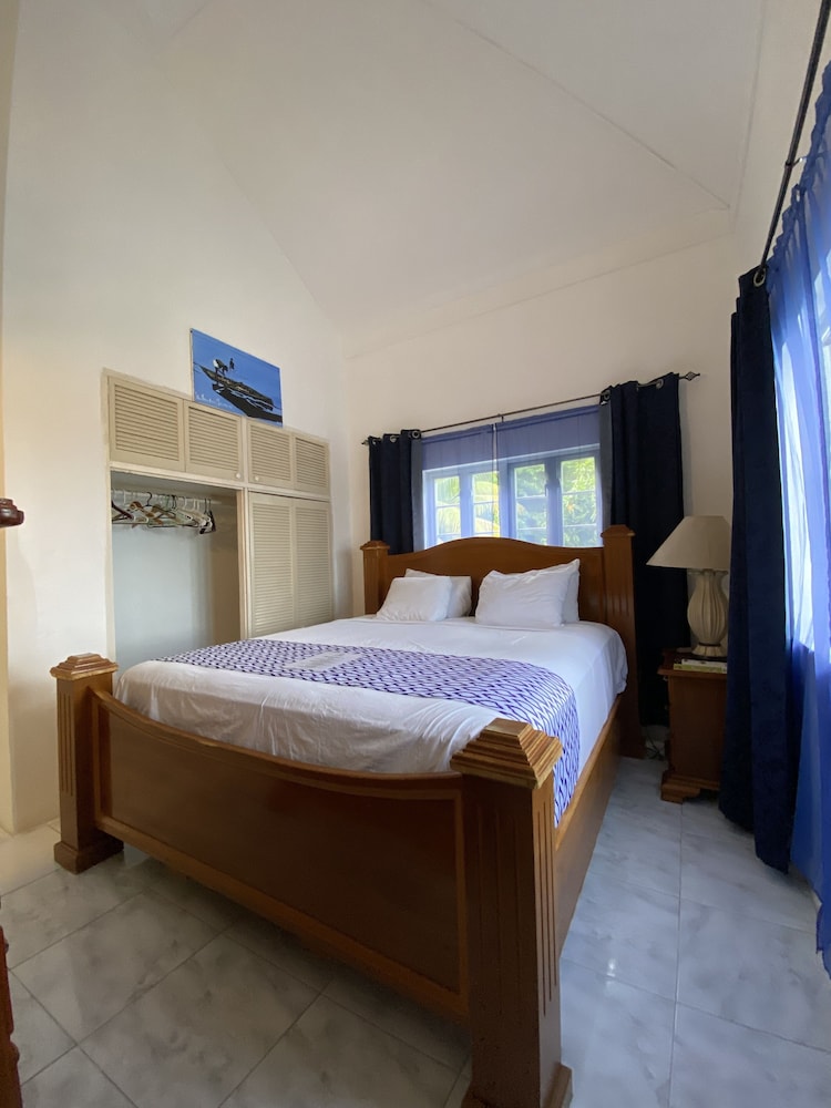 Panoramic Room, 1 King Bed, Pool Access, Ocean View