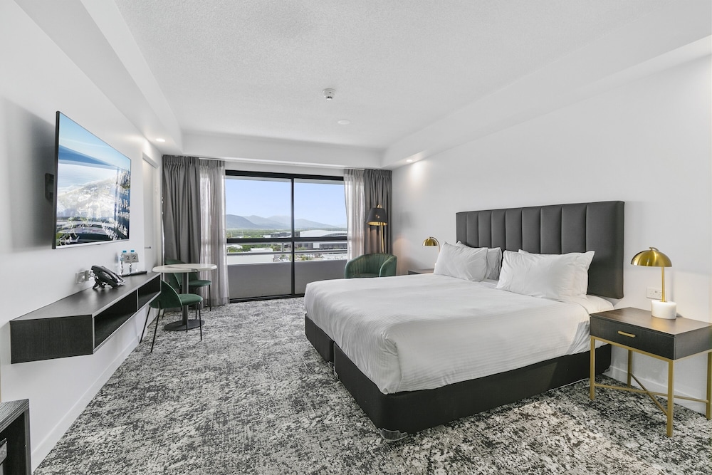 Standard Room, 1 King Bed - Photo 4