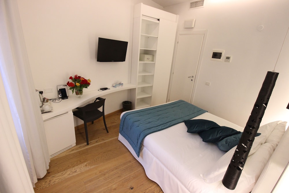 Elite Double or Twin Room, City View, Annex Building photo 3