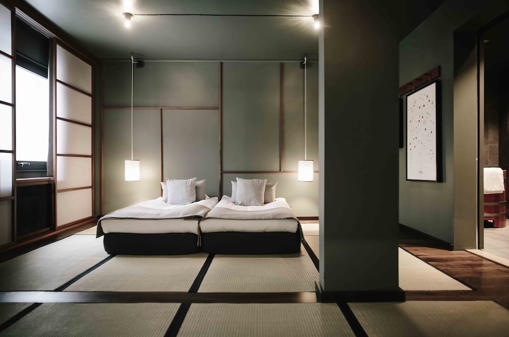 Superior Twin Room, Japanese Futon, Sea View