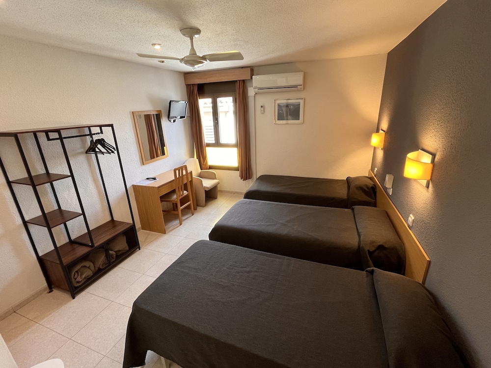 Comfort Triple Room