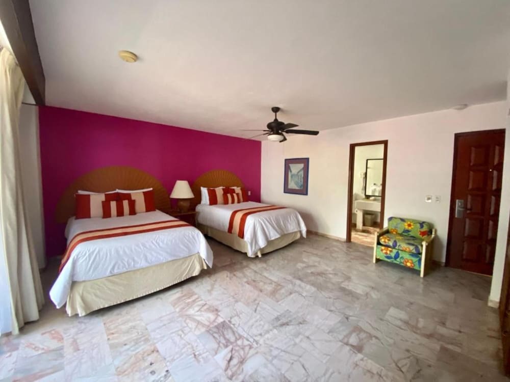 2 Bedroom Suite Oceanfront - Photo 8