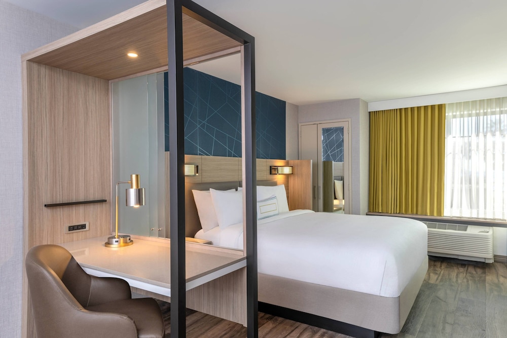 Studio Suite, 1 King Bed - Photo 1