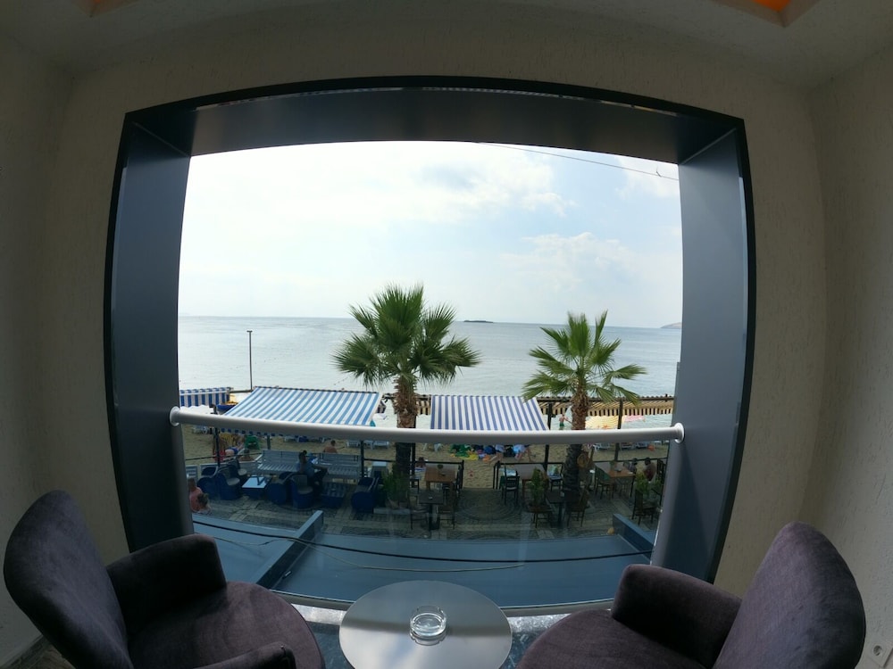 Deluxe Room, Sea View - Photo 3
