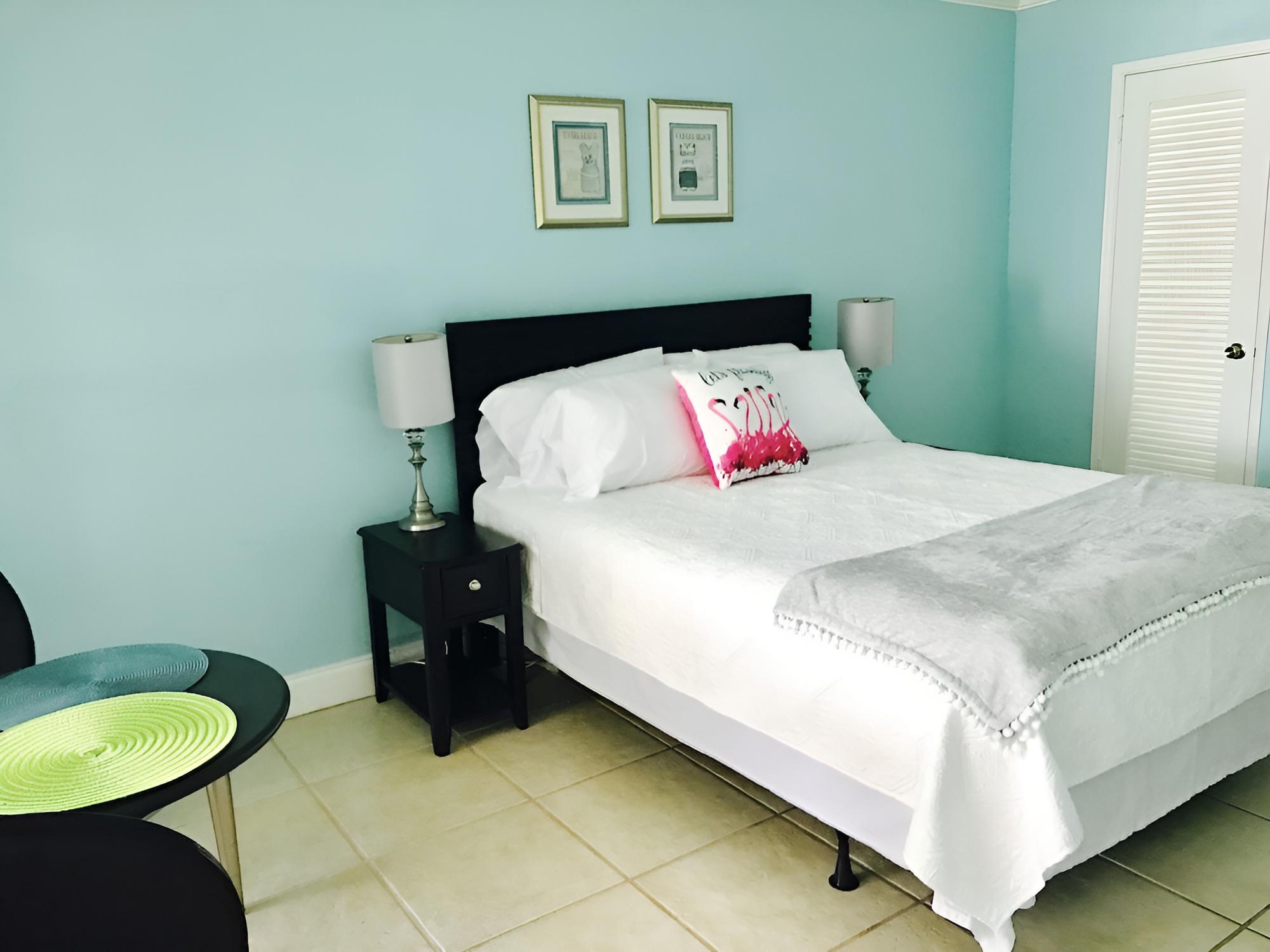 Junior Room, 1 Queen Bed, Pool View photo 3