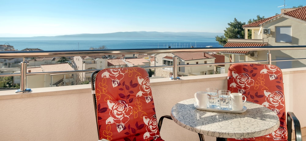 Deluxe Apartment, 1 Bedroom, Balcony, Sea View (3-5) photo 3