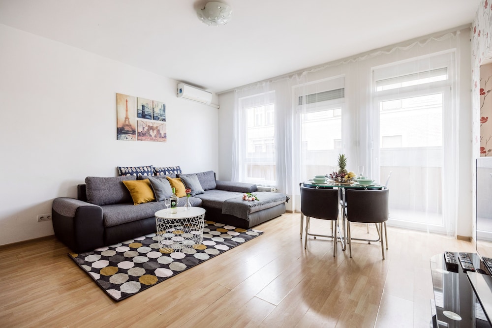 Superior Apartment, 2 Bedrooms