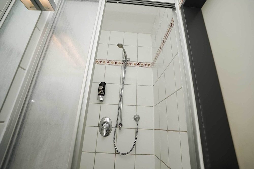 Double Room - Photo 25