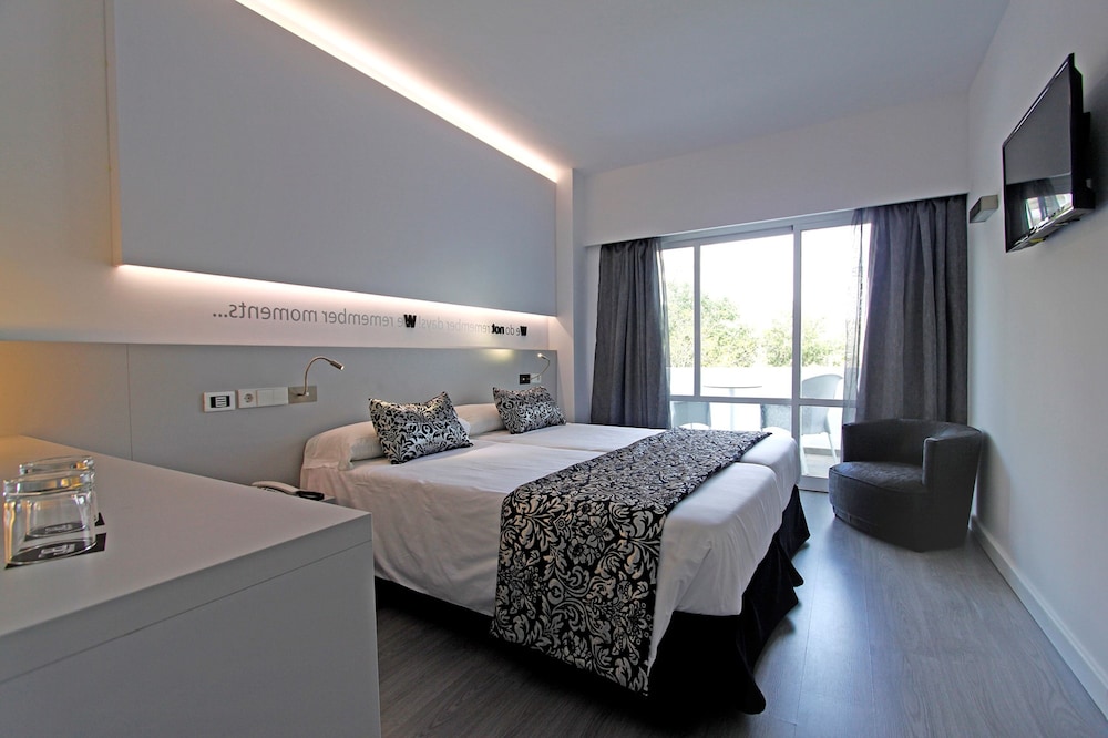 Double Room, Partial Sea View (Lateral)
