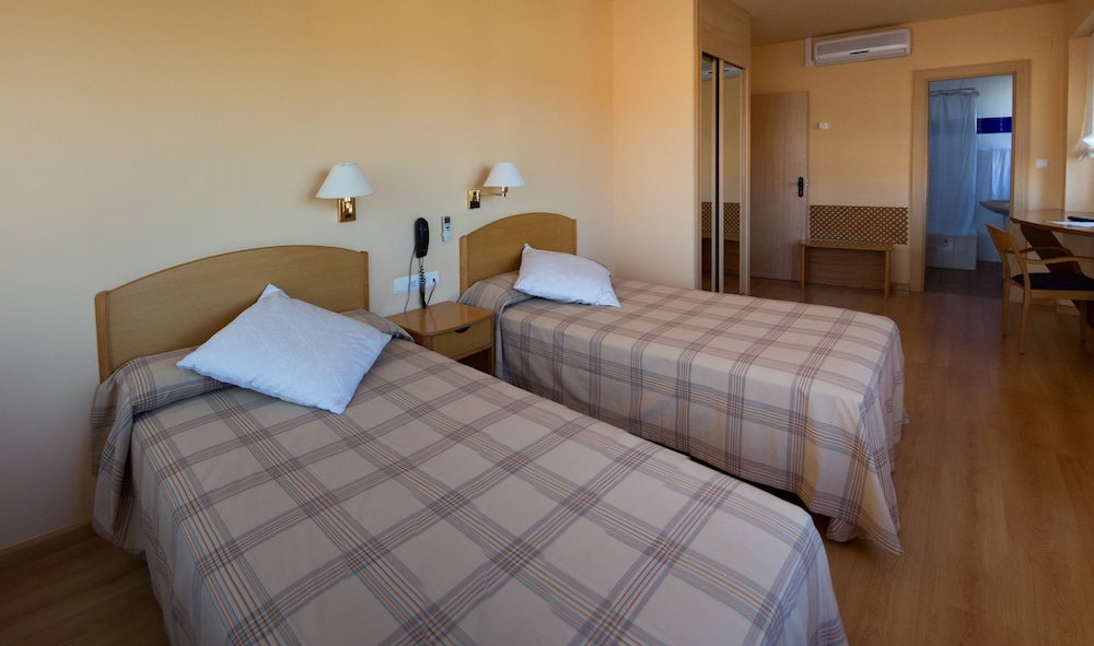 Double Room, 2 Twin Beds photo 2