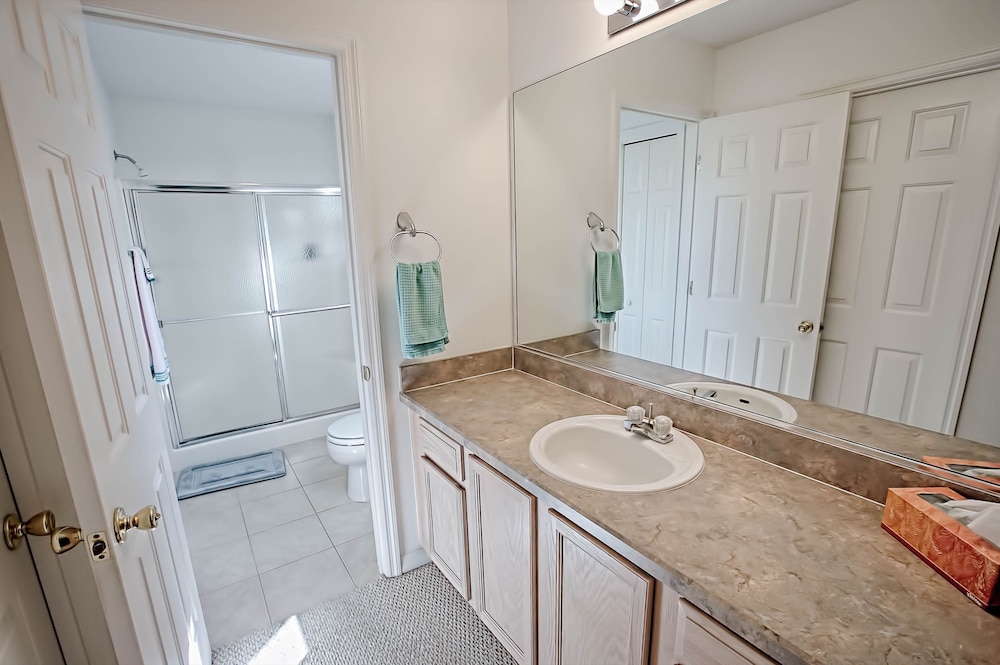House, 2 Bedrooms photo 2