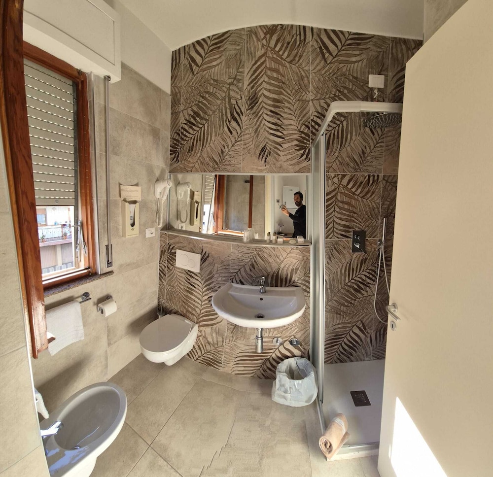 Comfort Room photo 3