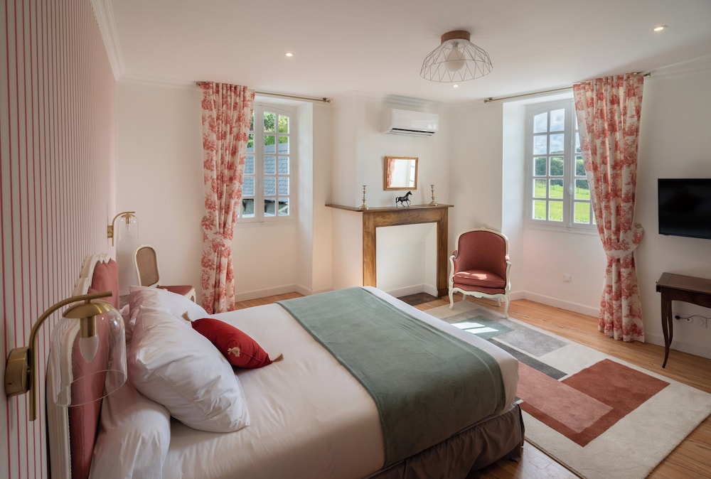 Suite, Private Bathroom, Garden View photo 2