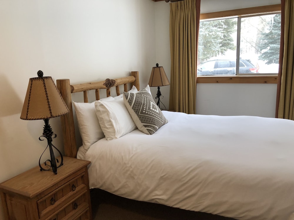 Double Room, Private Bathroom (Room 1 - No Pets Allowed) photo 3