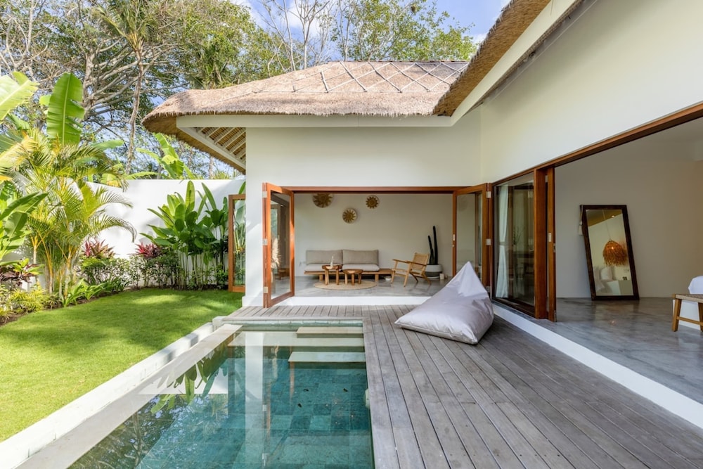Basic Villa, 1 King Bed photo 1