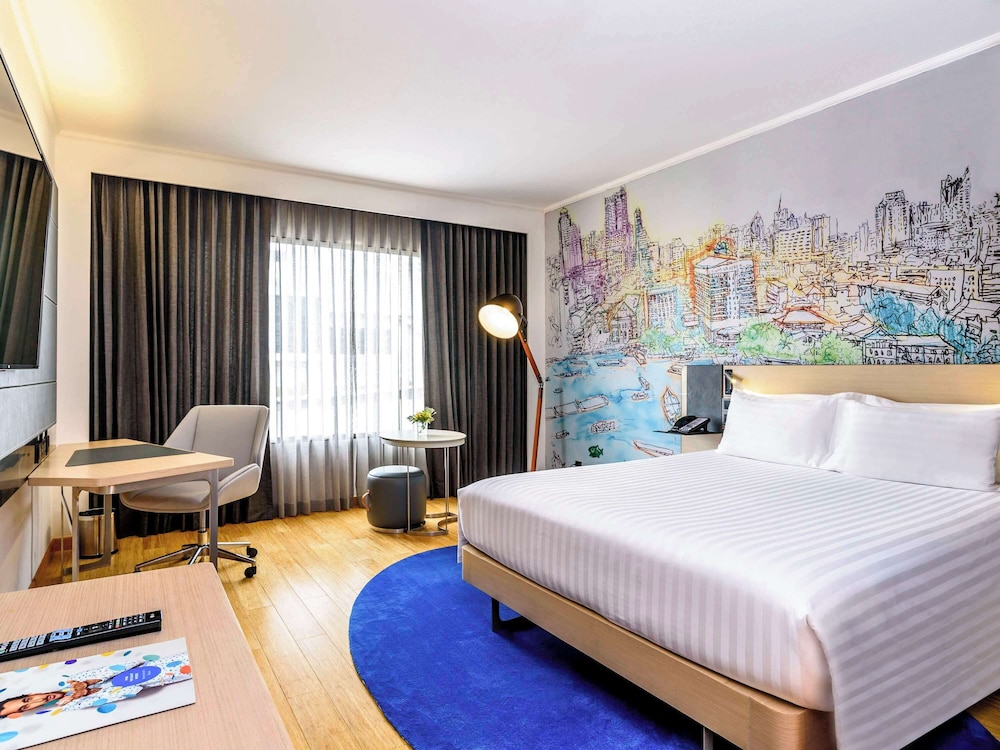 Deluxe Room, 1 Queen Bed photo 1