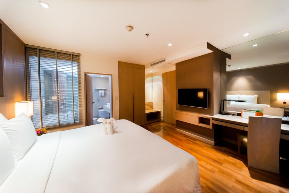 Two Bedroom Suite - Photo 15