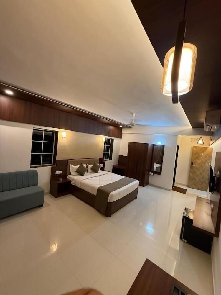 Basic Double or Twin Room, City View