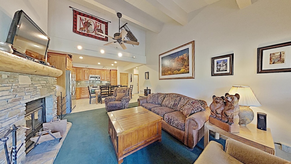Condo, 2 Bedrooms