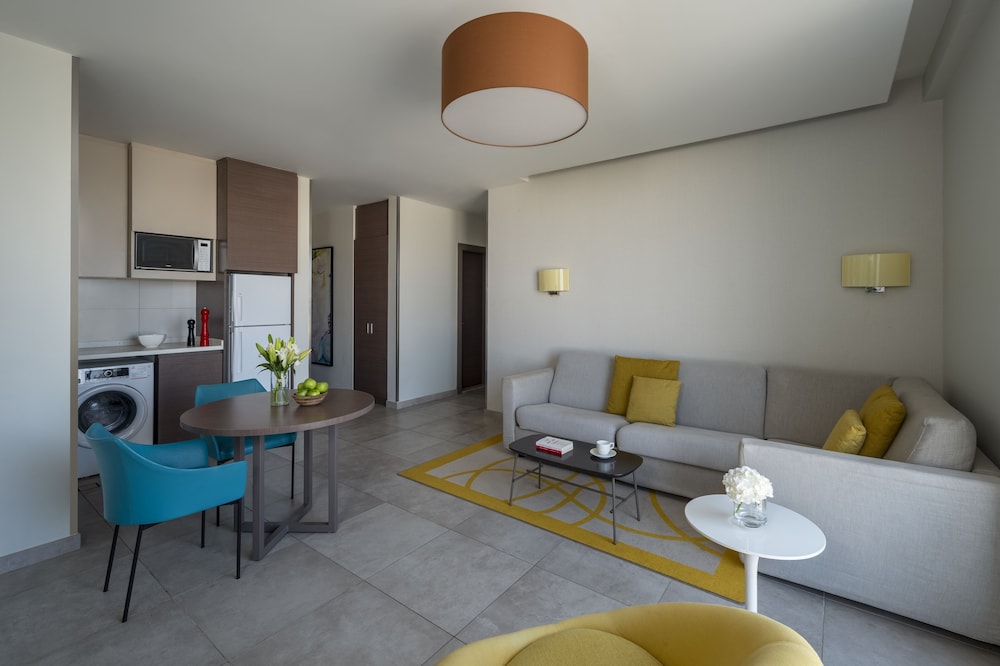 Apartment, 2 Bedrooms - Photo 3