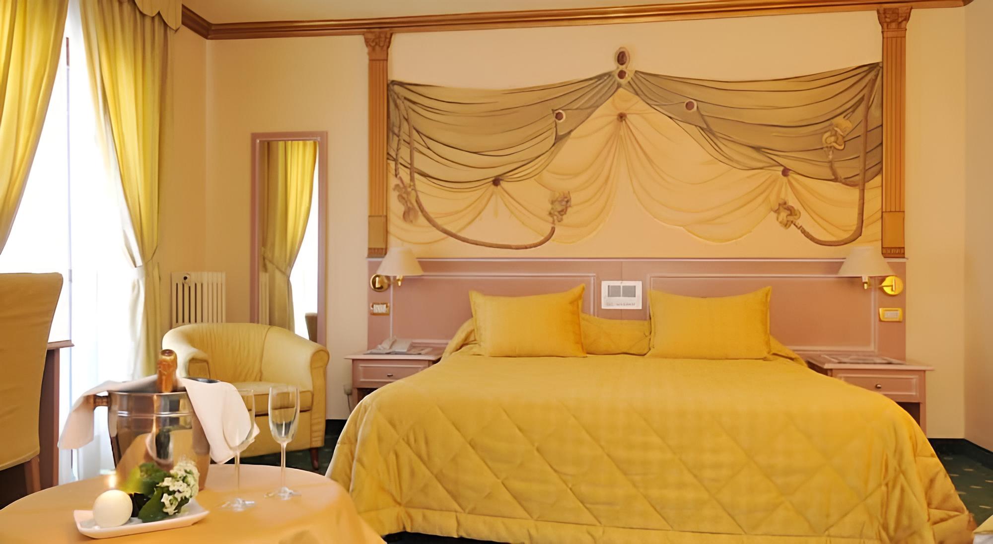 Classic Double or Twin Room photo 2