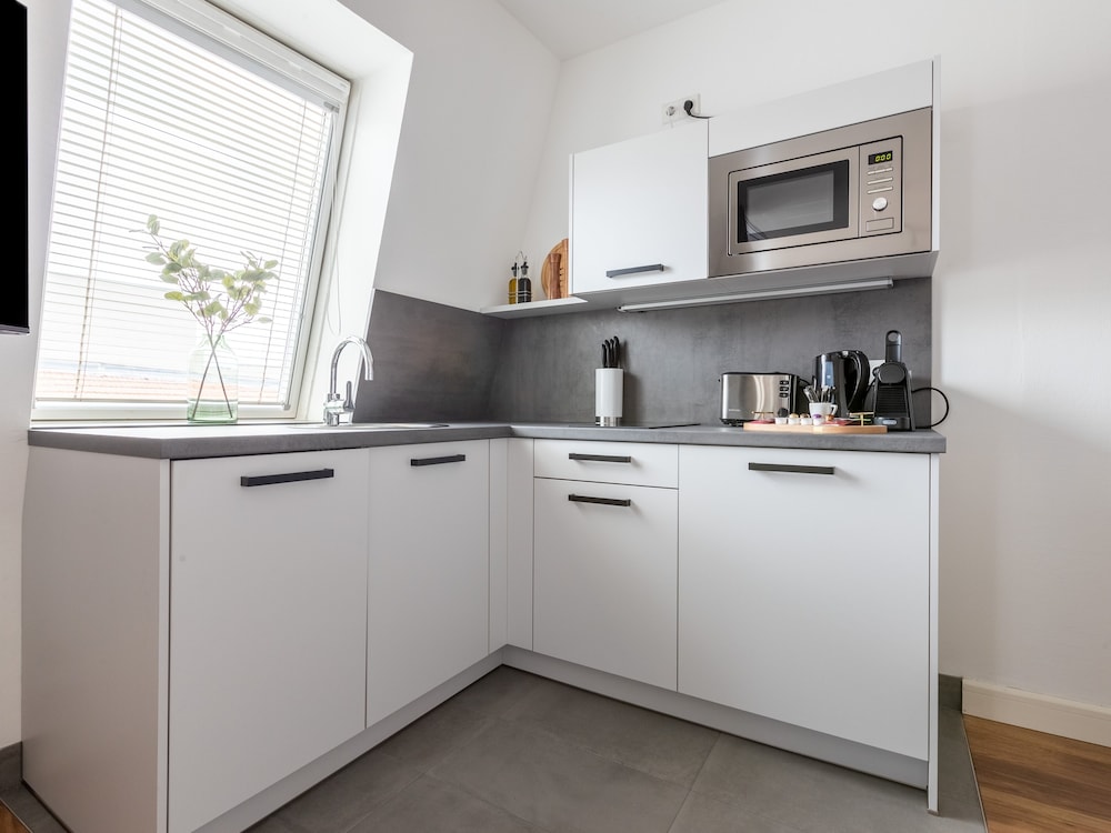 One-bedroom Duplex Suite L with balcony photo 3