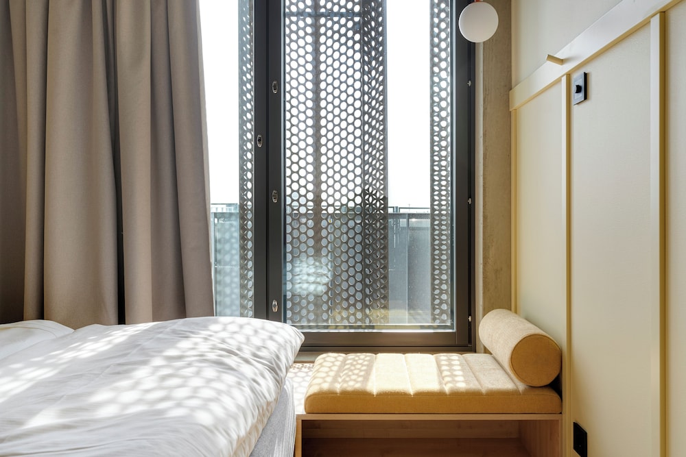 Double Room (Compact)