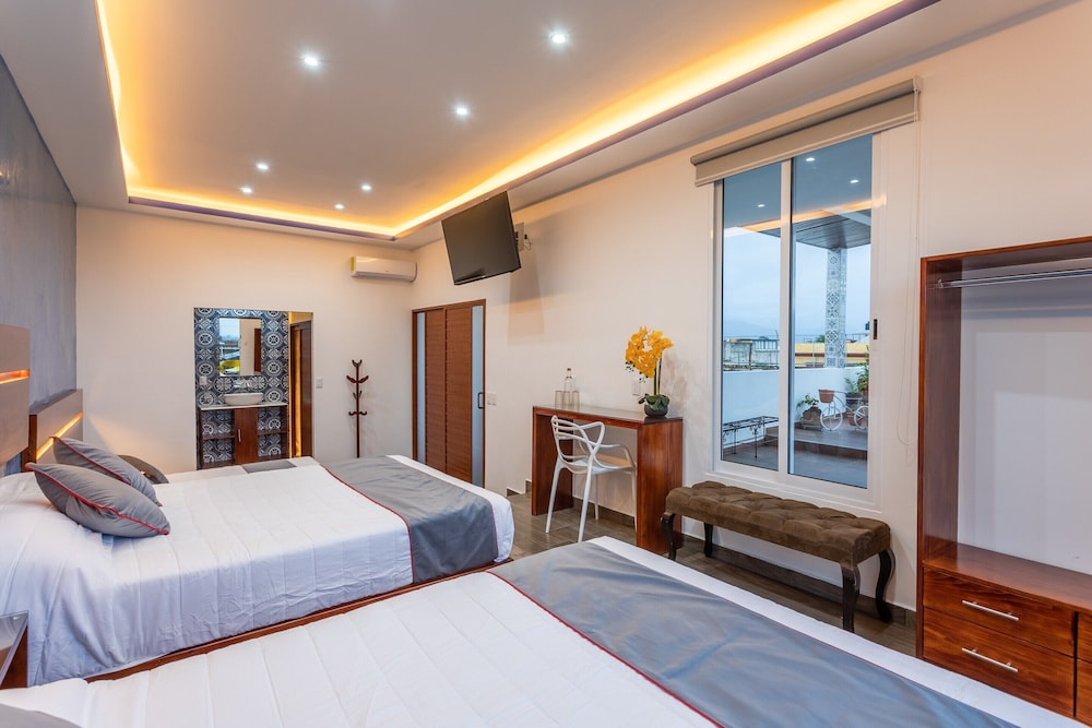Family Studio Suite, City View photo 2