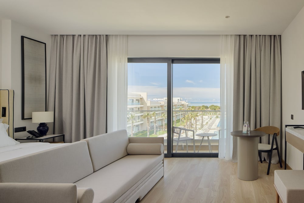 Deluxe Room, Sea View (Frontal)